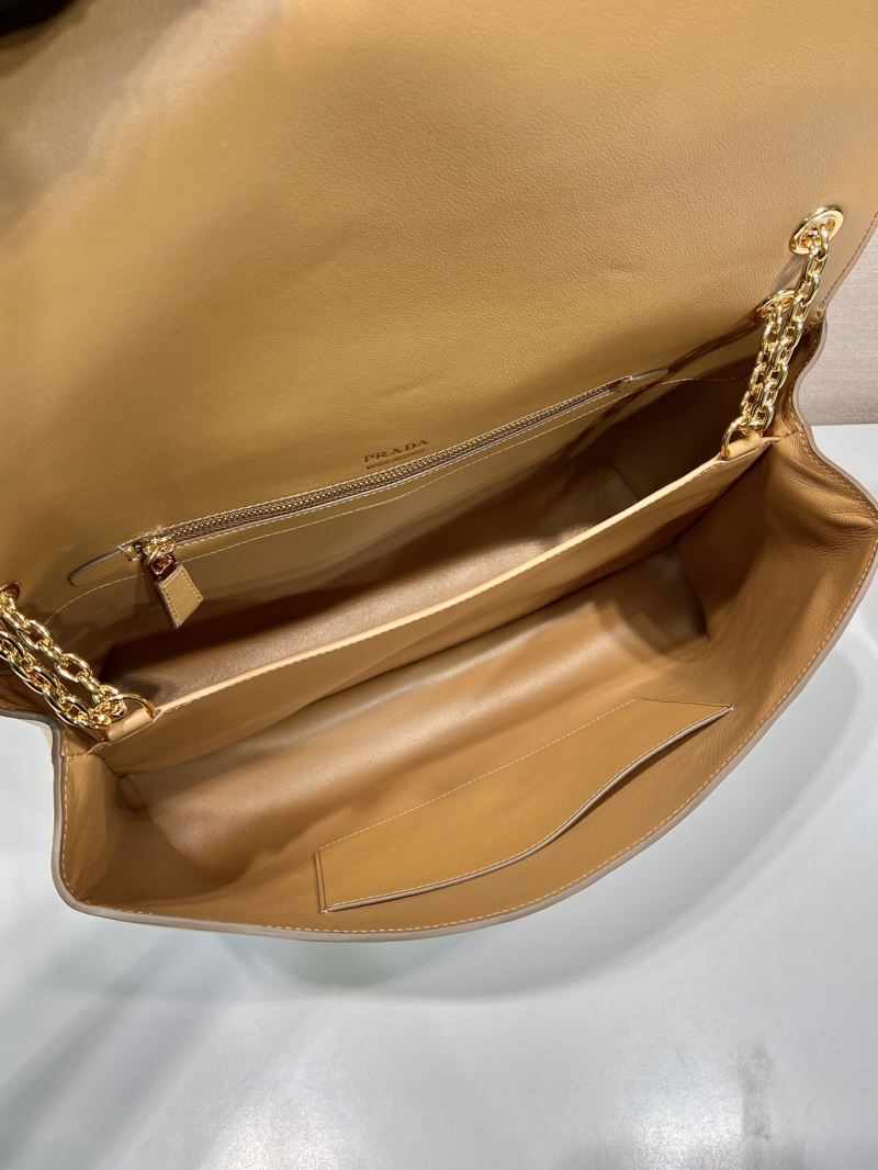 Pra*a hobo bags